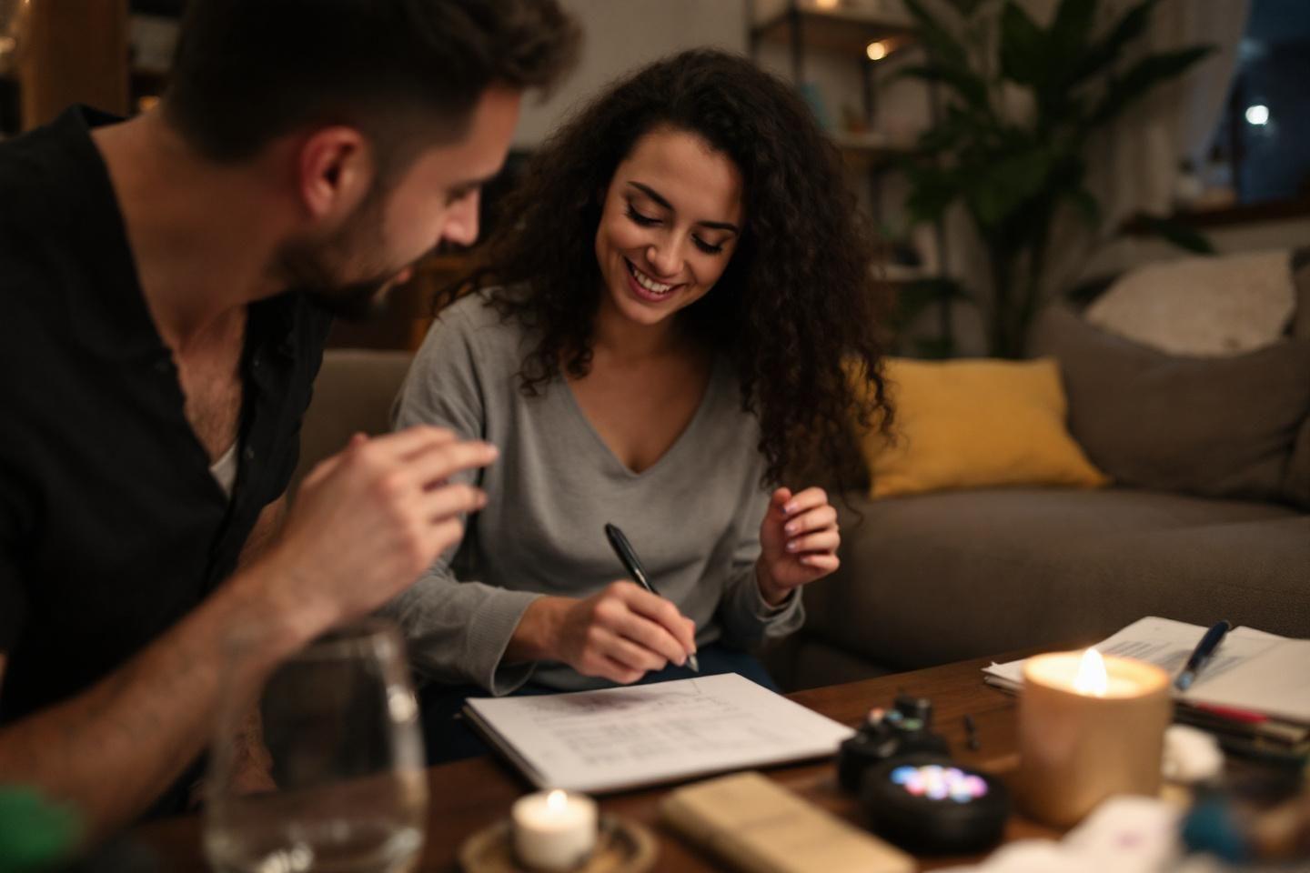 Apprendre à jouer à la belote : règles et tutoriel pour débutants