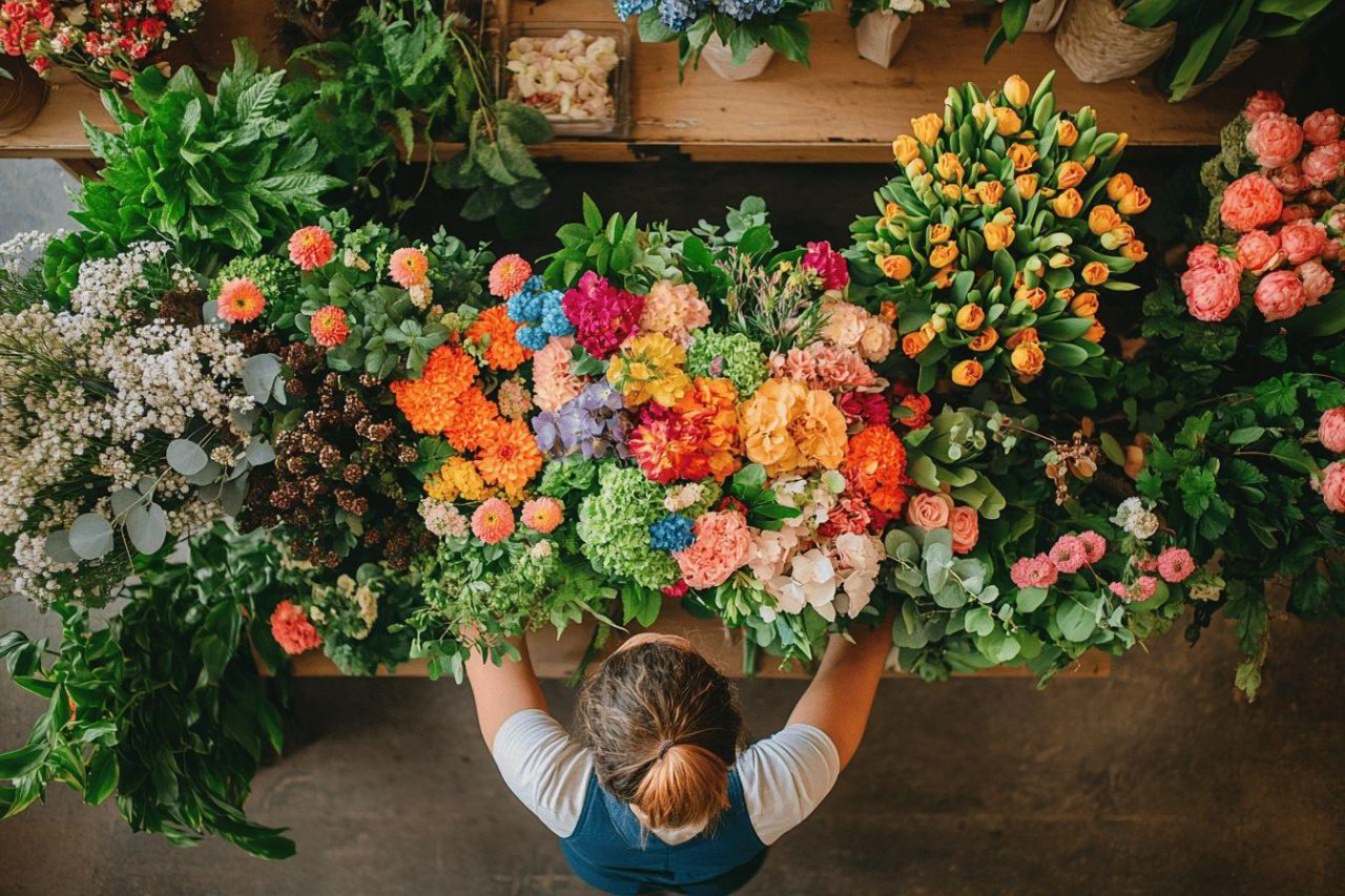 Compétences essentielles du métier de fleuriste : formation, salaire et qualifications professionnelles